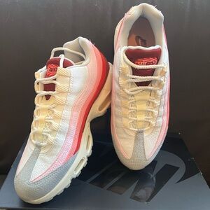 Nike Air Max 95 White and Pink Sneakers